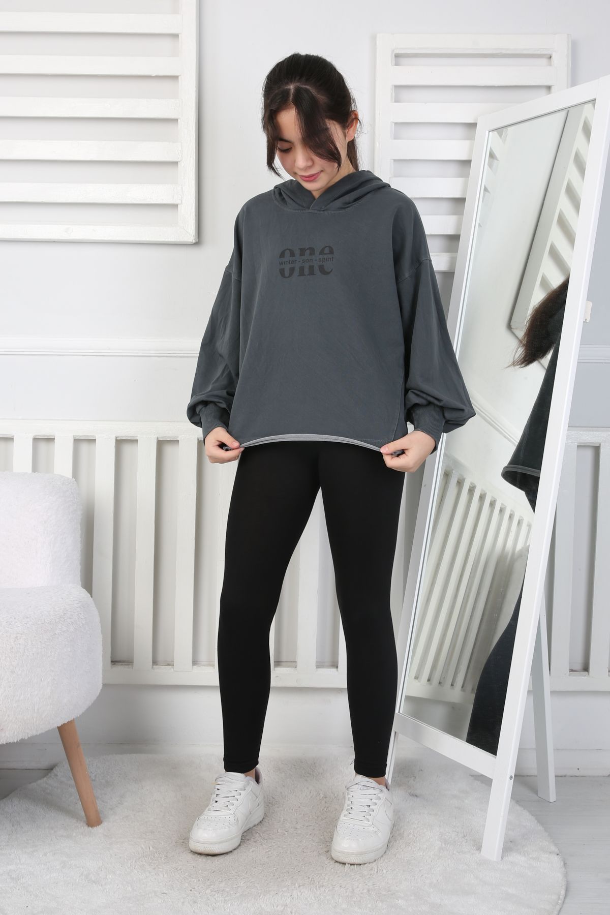 241419 YIKAMALI GARSON SWEAT – FÜME